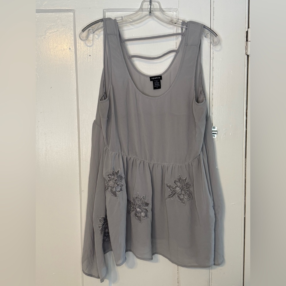 Torrid Gray Floral Embroidered Blouse